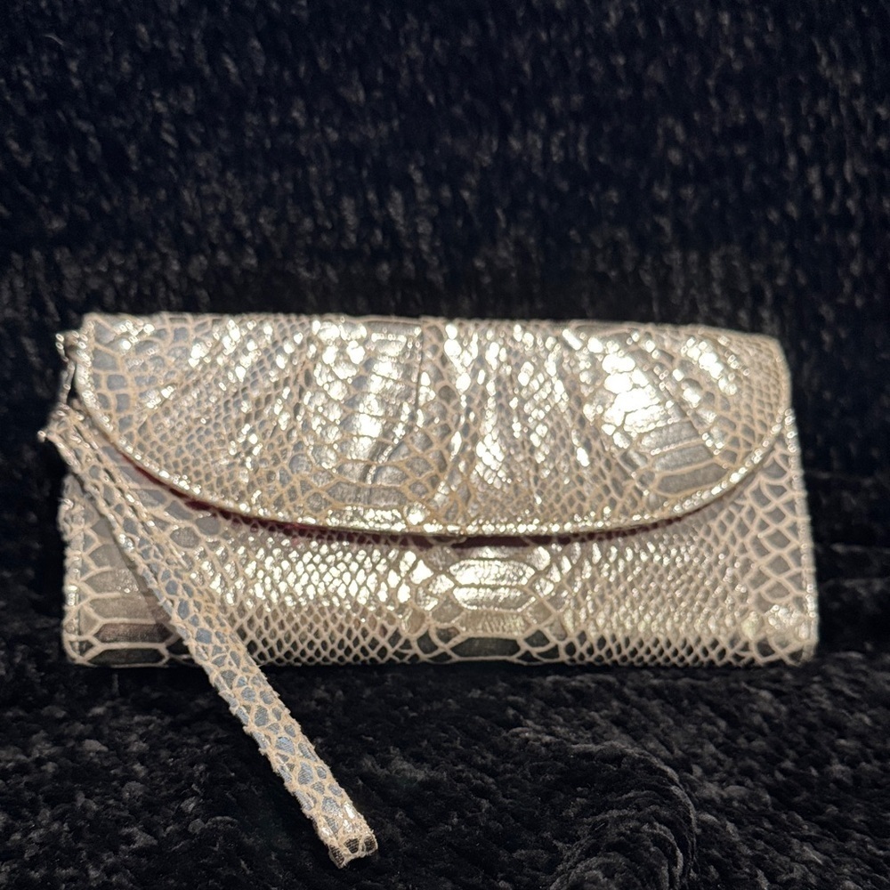 Style & Co. Silver Snakeskin Wristlet